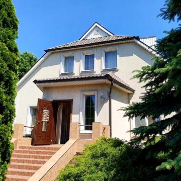 Продам дом с ремонтом Новоалександровка