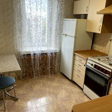 Спортивна вул. (Щорса), 42