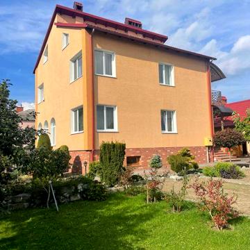 Продаж будинку в центрі с.Лапаївка