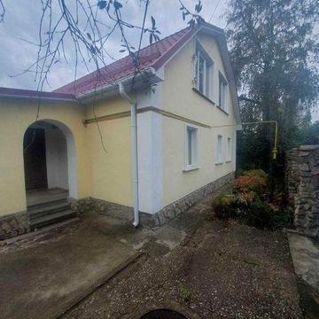Продам будинок в центрі міста