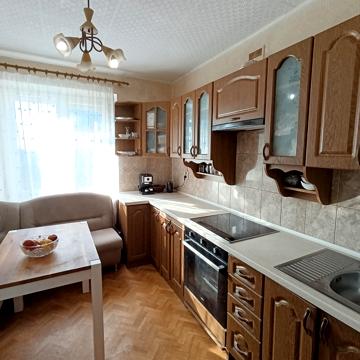 вул. Небесної Сотні, 24