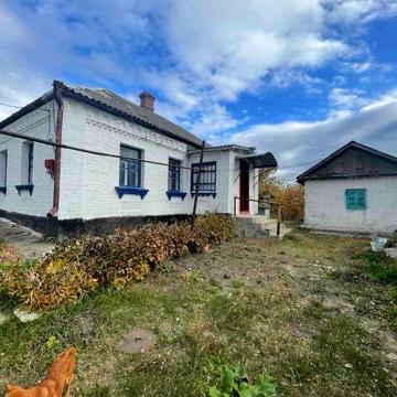 Продам будинок в затишному місті Новоукраїнка
