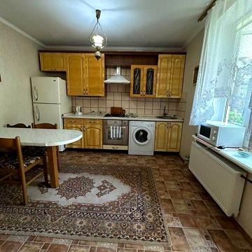 Довгострокова оренда 2к Дім Полуничний провулок