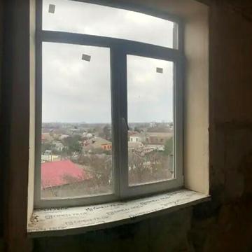 Універсальна вул., 3
