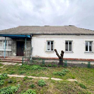 Продам 5 кімнатний будинок в місті Яготин з вихідом до річки Супій