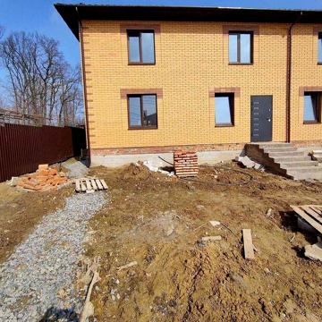 Продається таунхаус на Пятничанах