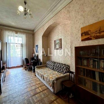 Продам в центрі Києва 3 к. квартиру в центрі на вулиці Еспланадна , 2