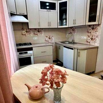 Власник! Квартира 3-к. Дарницкий р-н 76м.кв., Газ, 1этаж, Без комиссии