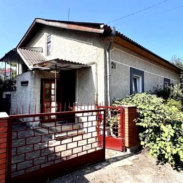 Миколи Міхновського вул., 21