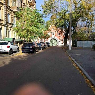 Продажа квартиры на Бехтеревском переулке 10