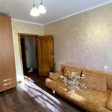 Чудова квартира з ремонтом Меблі залишаються Півд-Захід