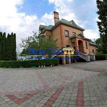 Продаж елітного будинку з власним вихідом до води в селі Козин