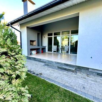 Продаж 3к Дім Малинова (Комсомольська) вулиця