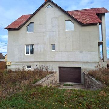 Продам коттедж в мальовничому місці.