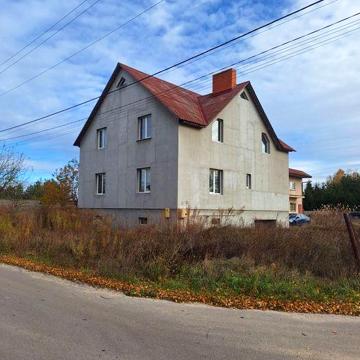 Продам коттедж в мальовничому місці.