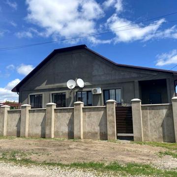 Продам будинок сел Васильківка. В оренду не здається.