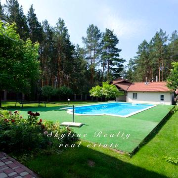 с. Кременище. Прекрасна садиба для сімї в оточенні лісу з басейном