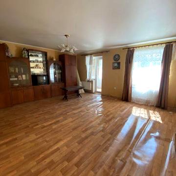 Продам 2-х кім, квартиру по вул. Лісна