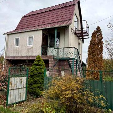 Затишна триповерхова дача з усіма зручностями – заїжджай і живи