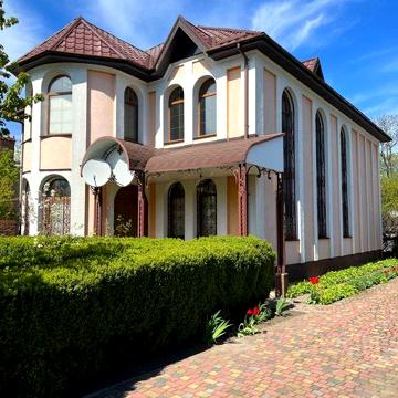 Будинок в тихому центрі Дом центр казбет