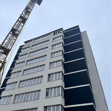 Просторий 1-кімнатний сирець на здачі