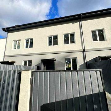 Таунхаус в центрі міста 3 поверхи, тераса та балкок Всі програми ТАК