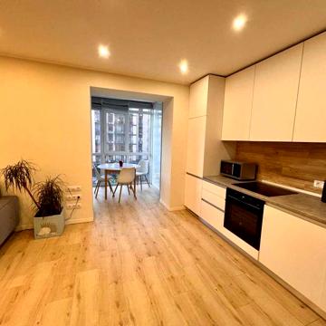 Продам 2к ЖК Атлант, 75,4кв.м., дизайнерский ремонт, 1233$ кв.м. ЖК Атлант