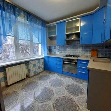 Продам 4-к квартиру на Казакова Гагарина