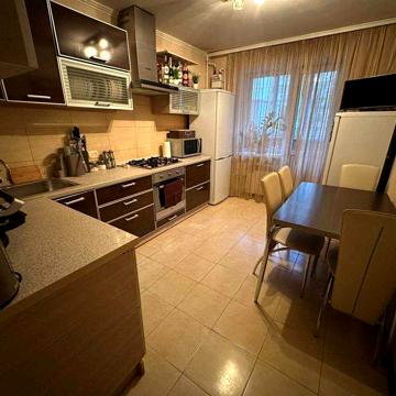Продам 3-х кімнатну квартиру від власника