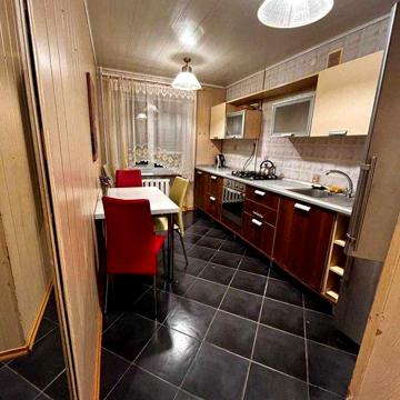 Продам 3-х комнатную кв."чешку" в центре Новомосковска ОТ СОБСТВЕННИКА