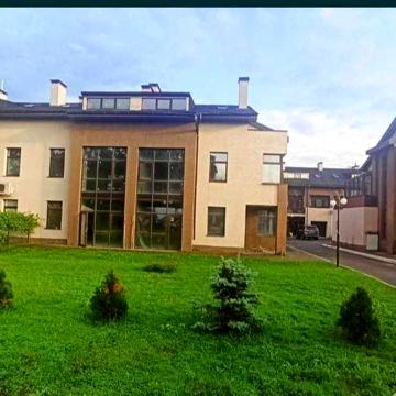 Продам двухуровневую квартиру в Таунхаусе Холодная гора.    G9