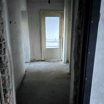 Продам 3-х кімнатну квартиру під ремонт