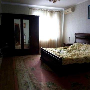 Дом в Фонтанке в застроенном районе