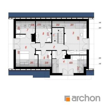 Коробка дома рядом с трассой