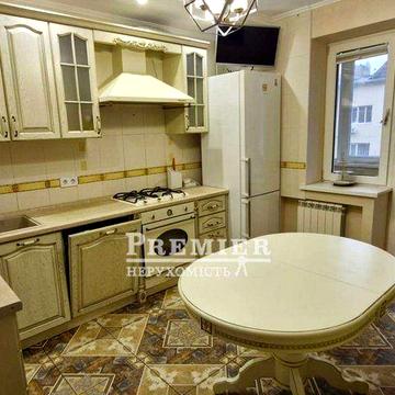 У продажу 3 кімн. простора квартира