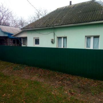 Продається будинок в центрі Березному