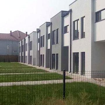 Таунхаус 100м2.с ремонтом. 2 сотки земли. киевский район. Лиманка