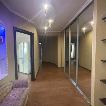 продам  квартиру на Поділлі