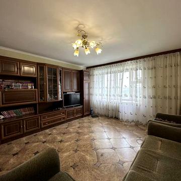 Продається 3-кімнатна квартира по вул. М. Небаби, центр міста