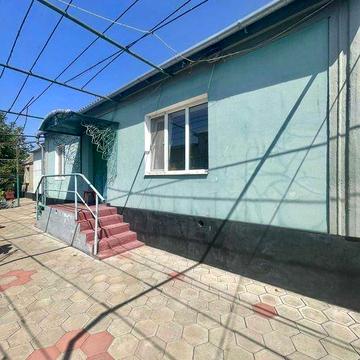 Дом в Новой Дофиновке не далеко от моря.