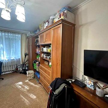 Продаж 2к квартири Робоча Чубинського Кленова