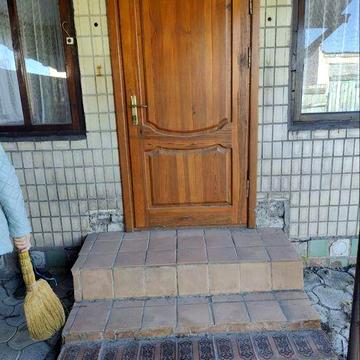 Частина будинку з ділянкою Олени Пчілки 38/2