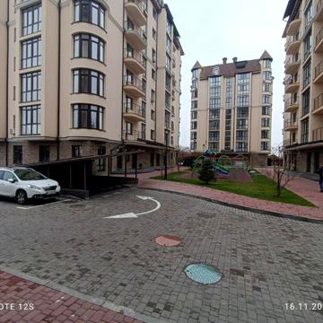 Молодіжна вул., 3-а