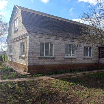 Велкий цегляний будинок із зручностями в селі Саливонки