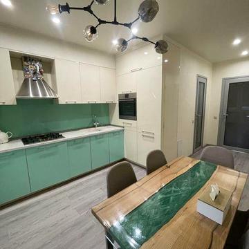 Продам 5-кімнатну квартиру вул.Василя Стуса  біля річки