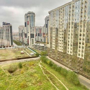 Продам. Кадорр Таирова. Панорамные окна. 1 комната. Балкон