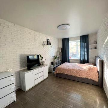 Продам 1-кімнатну квартиру у ЖК Desna Residence з коморою ЖК Desna Residence