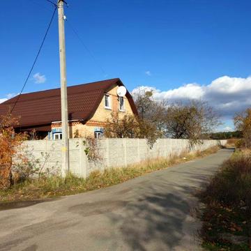 Цегляний двохповерховий будинок. 36 соток.Торг