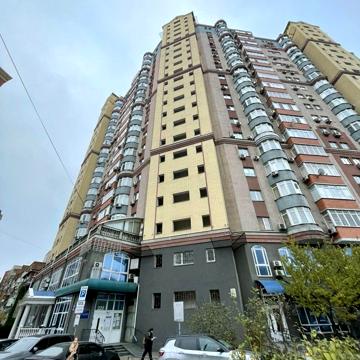 Вячеслава Чорновола вул., 25