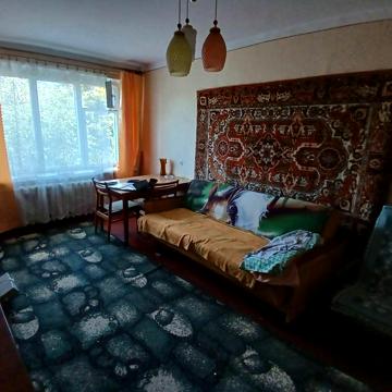 Героїв України вул., 15